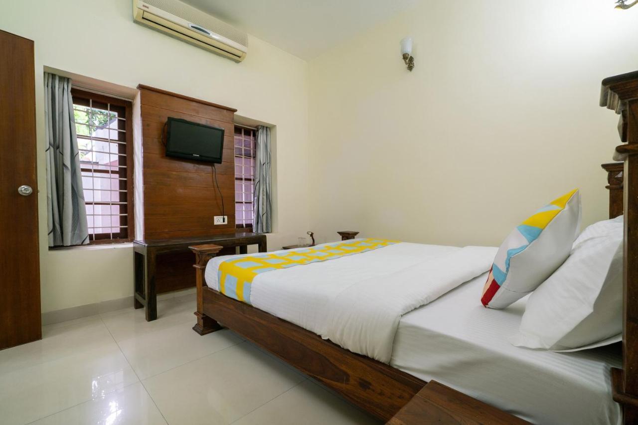 Oyo Home 63551 Pleasant Stay Near Fort Kochi Beach Exterior photo